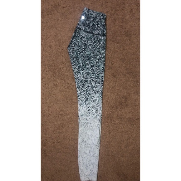 RARE Lululemon Wunder Under Nulux Dazzle Hi-Rise 28” Size 4 - Picture 7 of 14